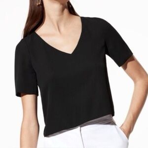 Aritzia Babaton Womens S Black V Neck Cropped Blouse Short Sleeve Silky Feel